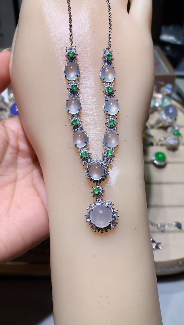 翡翠未镶嵌耳饰套链