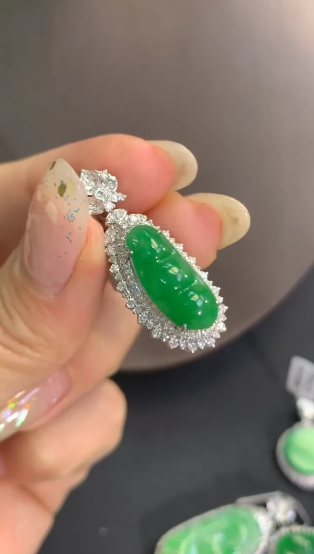 翡翠18K金镶嵌吊坠(不含链)吊坠
