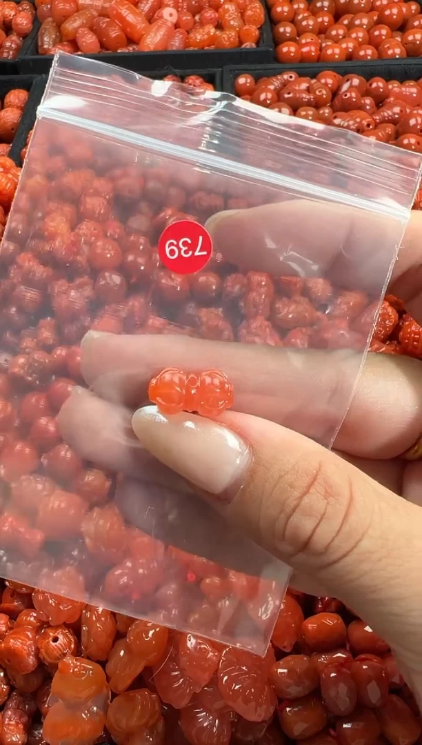 颈饰未镶嵌南红玛瑙1