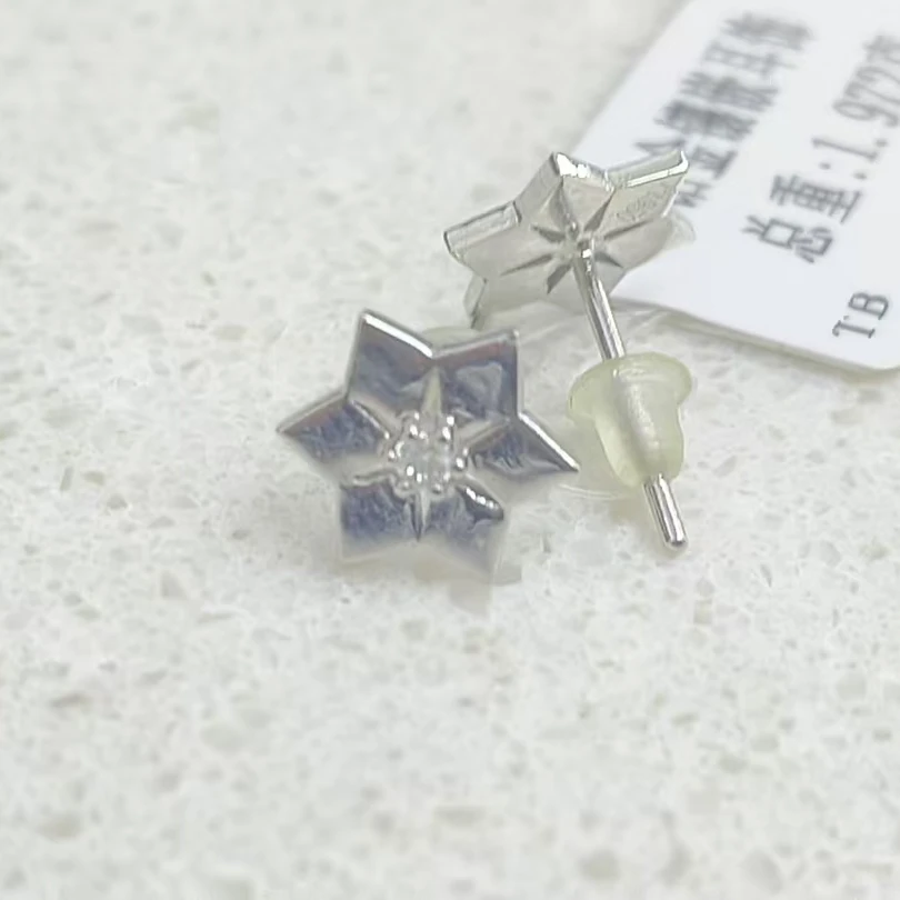 铂金pt950 雪花耳钉