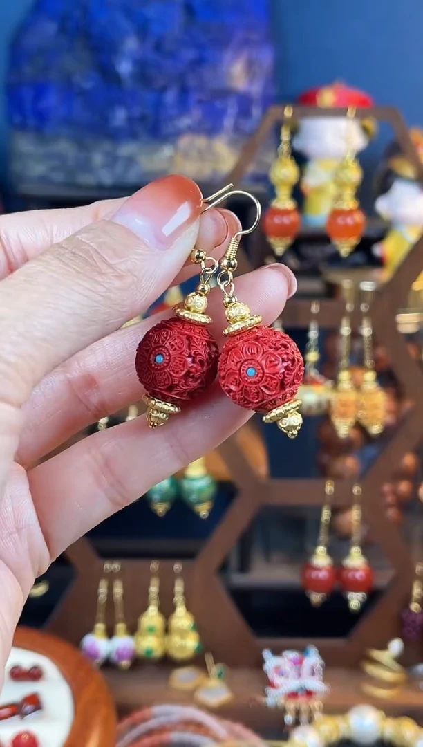 【闪购商品】红红满雕工设计师款耳钩