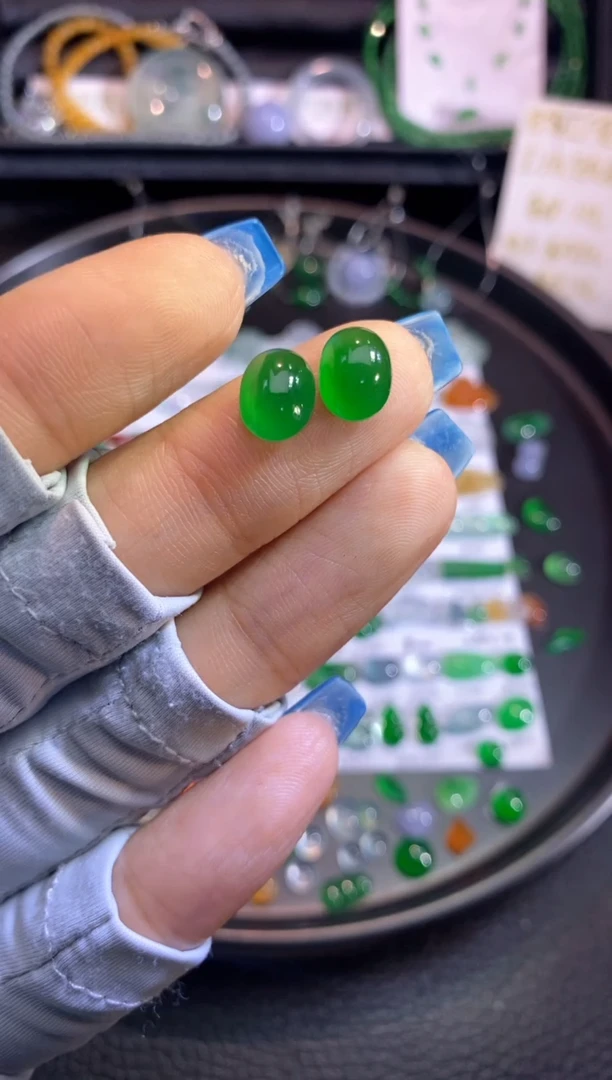 翡翠挂件未镶嵌蛋面