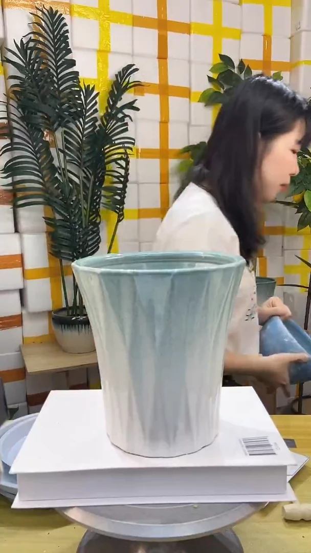 渐变绿小蛮腰口径16/高度17