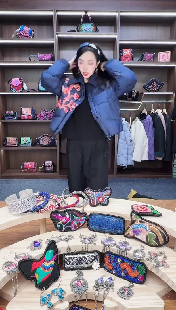 织绣A152蒙阿苏苗绣传承店