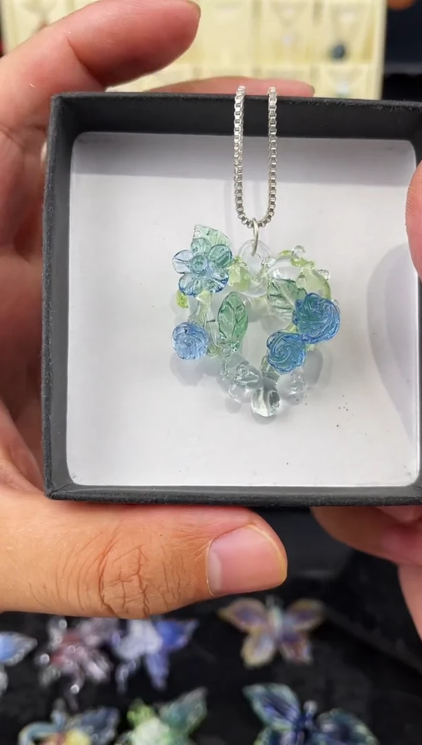 吊坠（赠链）玻璃楠*子爱心吊坠