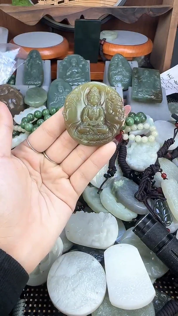 颈饰未镶嵌和田玉1