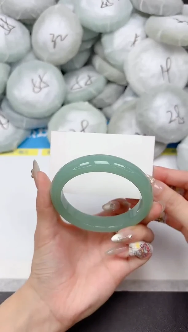 未镶嵌手镯石英质玉45-60.4