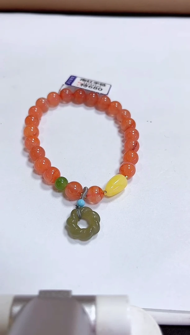 颈饰未镶嵌南红玛瑙手链