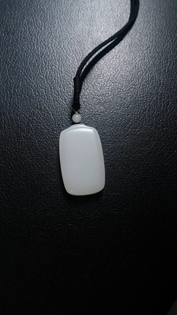 颈饰未镶嵌和田玉无事牌