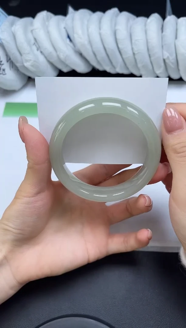 未镶嵌手镯石英质玉022-5859