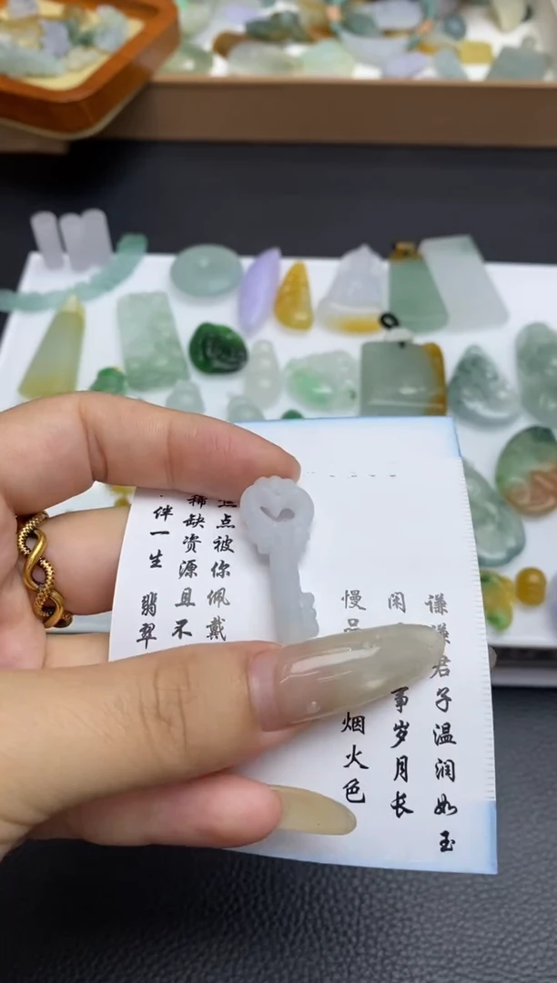 未镶嵌定制翡翠翡翠毛货~多样性发其一~