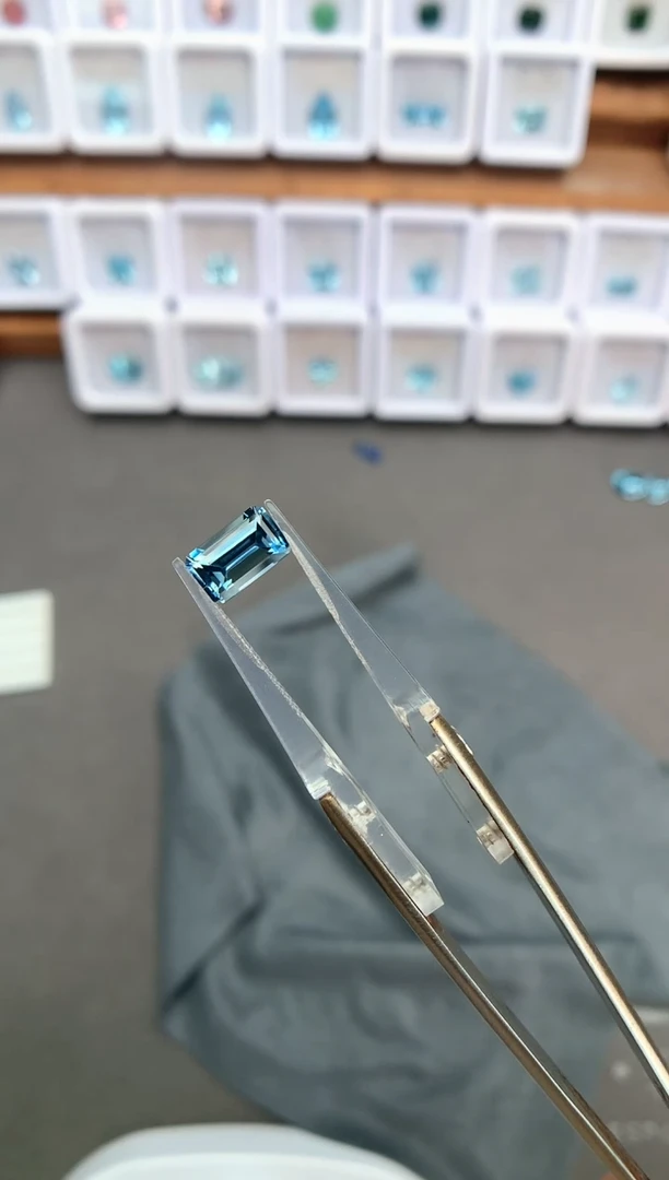 未镶嵌裸石定制海蓝宝石1.52ct 03016 超圣