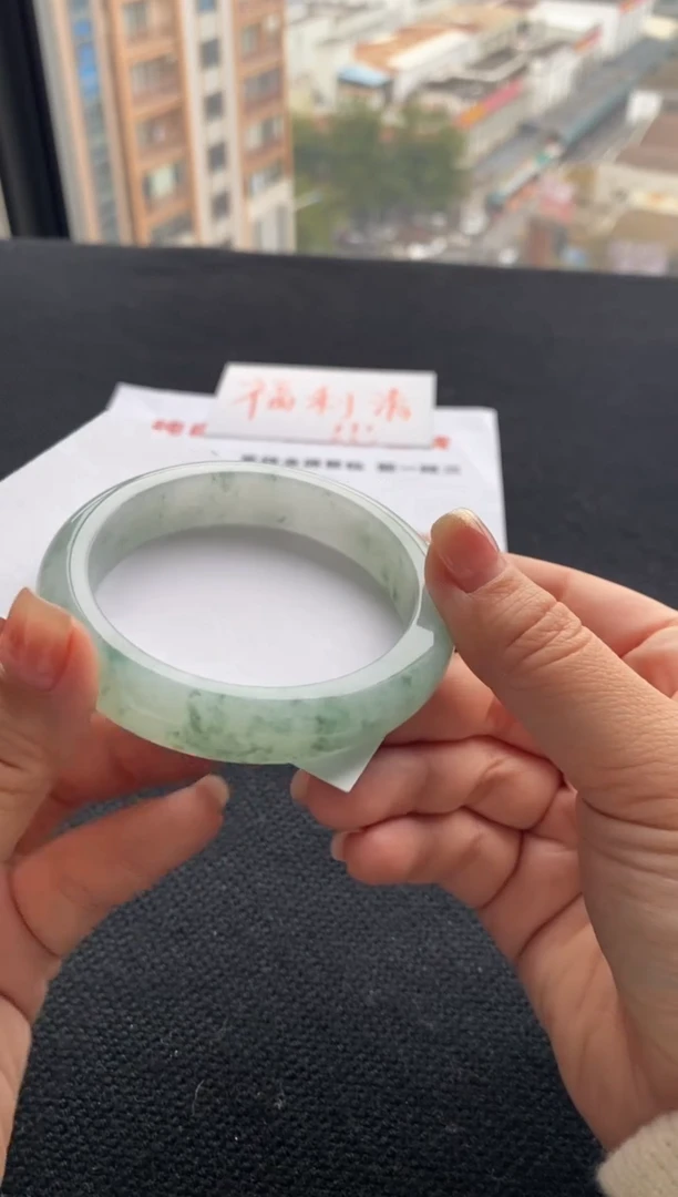 【闪购商品】翡翠手镯未镶嵌买断价XW23016396