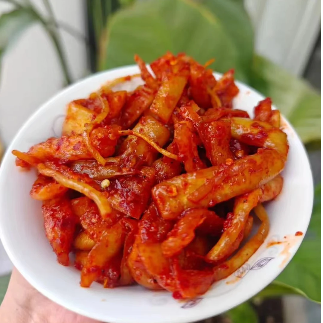 云南普洱特色下饭腌萝卜条麻辣甜辣腌制脆爽即食