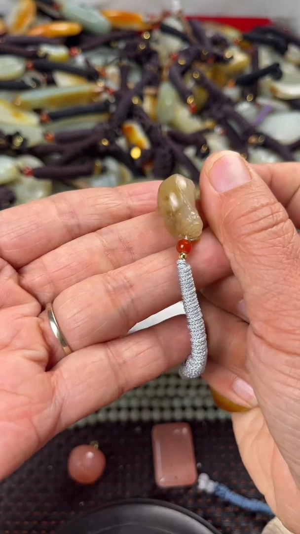 【闪购商品】和田玉颈饰未镶嵌多样性发货没有证书拍一发一有瑕