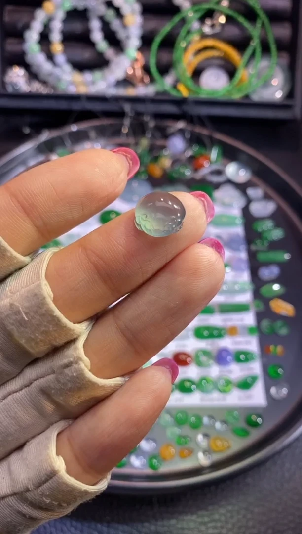 翡翠挂件未镶嵌金蟾