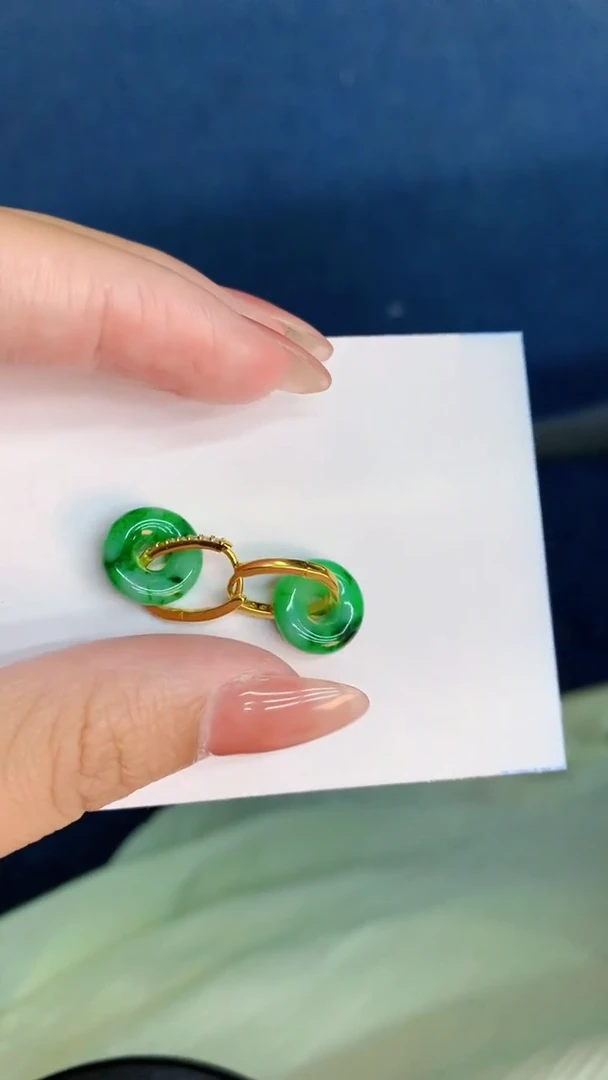 翡翠未镶嵌颈饰           1