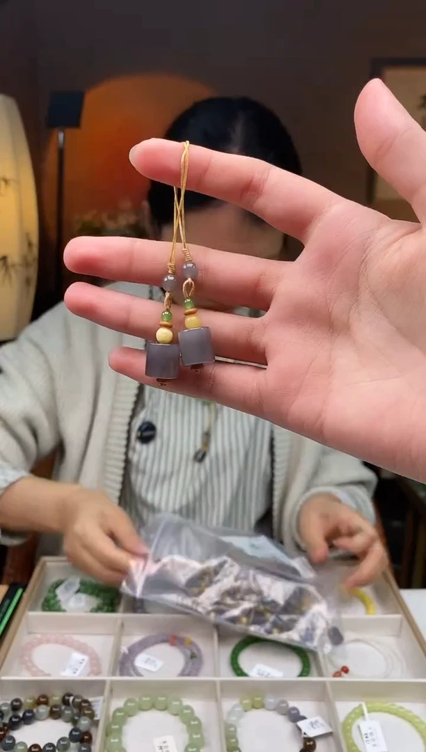 吊坠(不含链)未镶嵌和田玉意境烟紫路路通吊坠多样性发一无证书