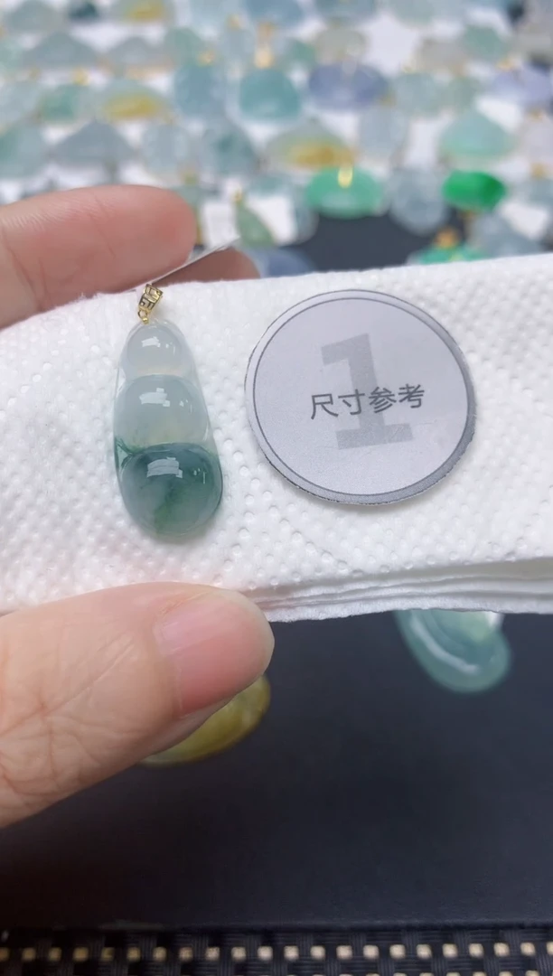 翡翠18K金镶嵌颈饰天然缅甸A货翡翠