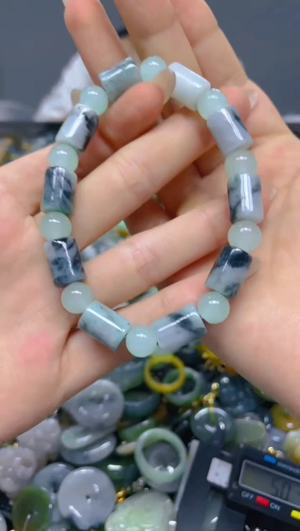 颈饰未镶嵌翡翠8MM/ H /翡翠A货，一件也是批发价