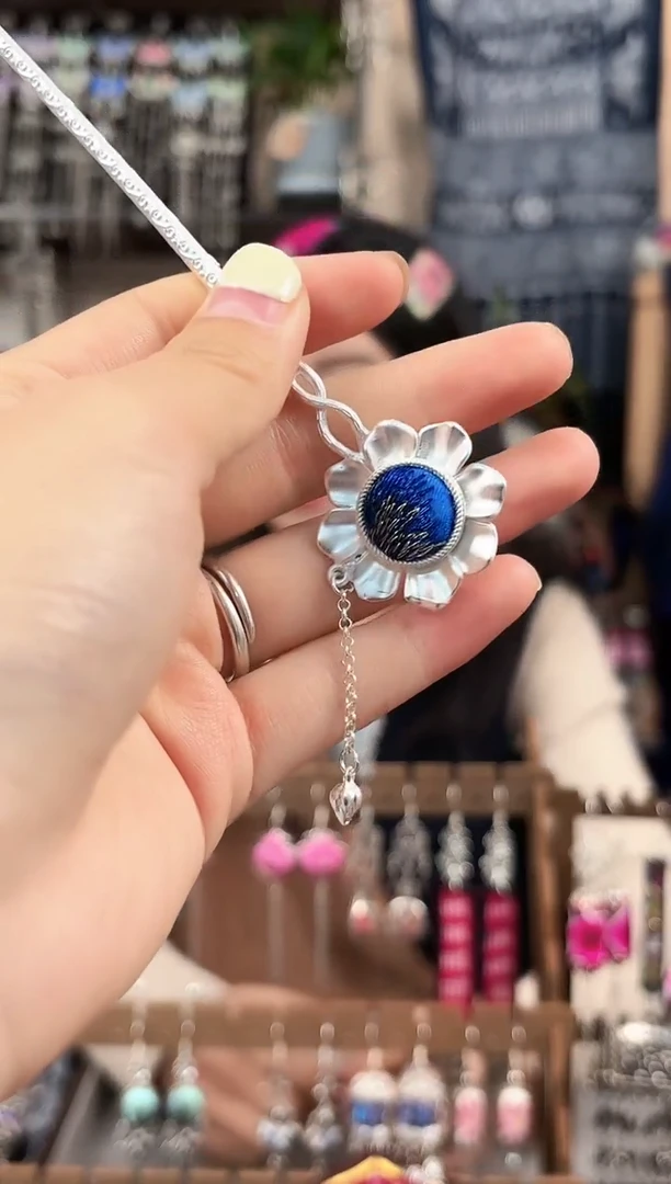 织绣民族风非遗老绣饰品623