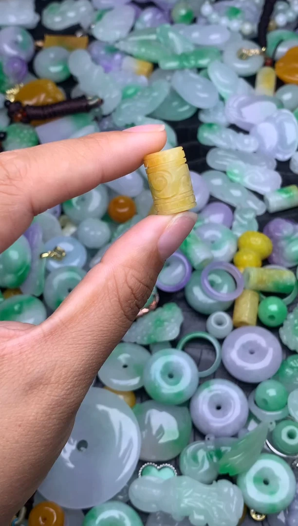 翡翠未镶嵌颈饰天然缅甸翡翠吊坠