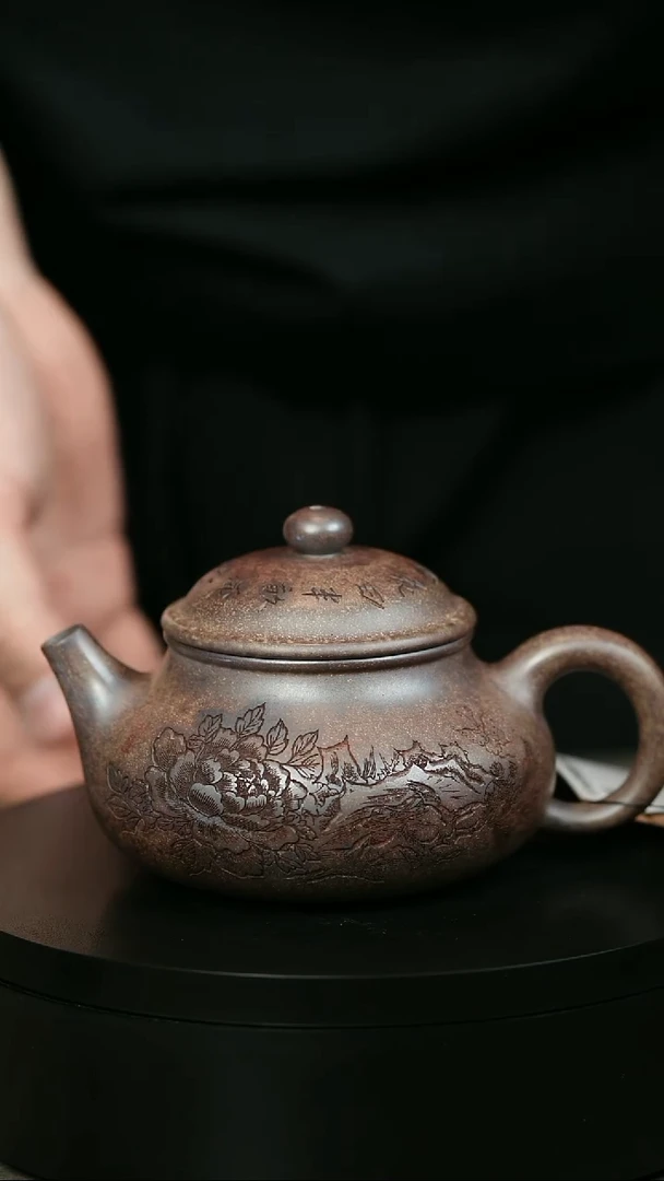 茶壶紫砂一***?H1984李琴刻绘柴烧容天