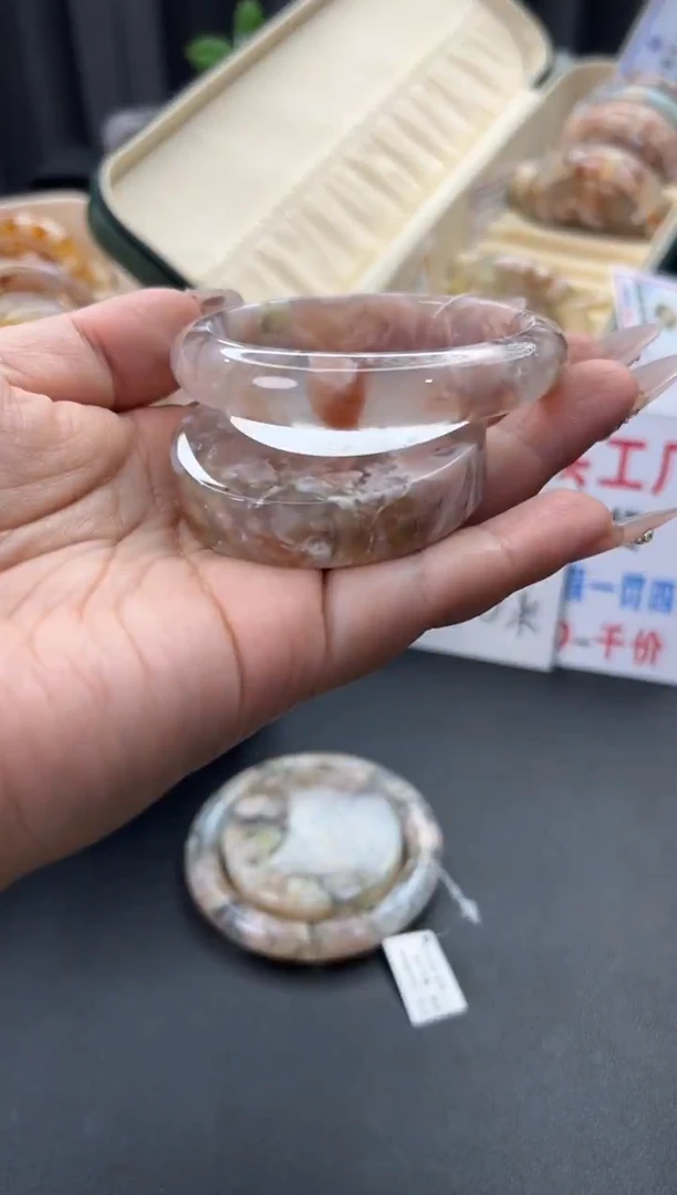 未镶嵌手镯石英质玉（51-52圈口）赠送镯心