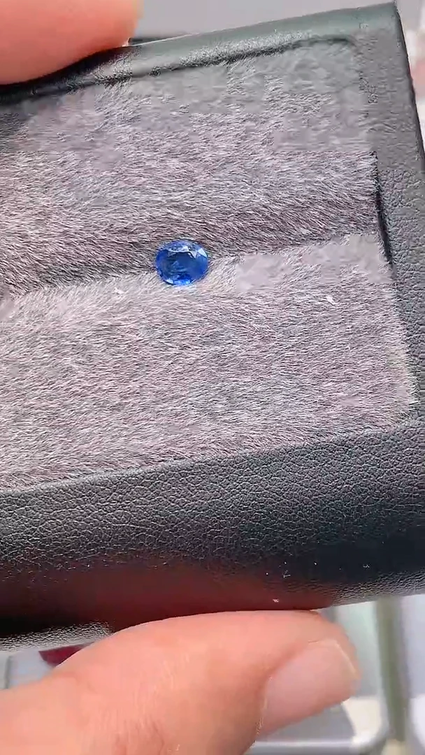 【闪购商品】蓝宝石裸石未镶嵌矢车菊0.36