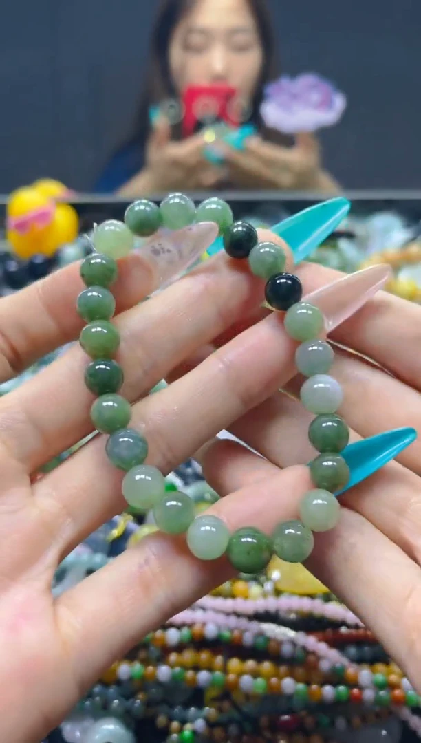 翡翠未镶嵌颈饰8MM/D/翡翠A货，一件也是批发价