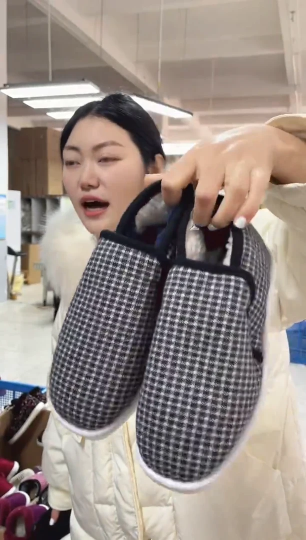 3-9黑灰格子棉鞋37码