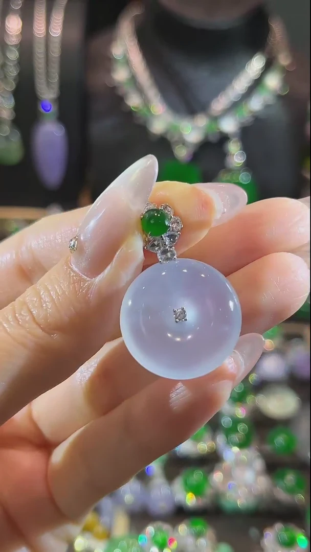 【闪购商品】翡翠吊坠(不含链)18K金镶嵌吊坠