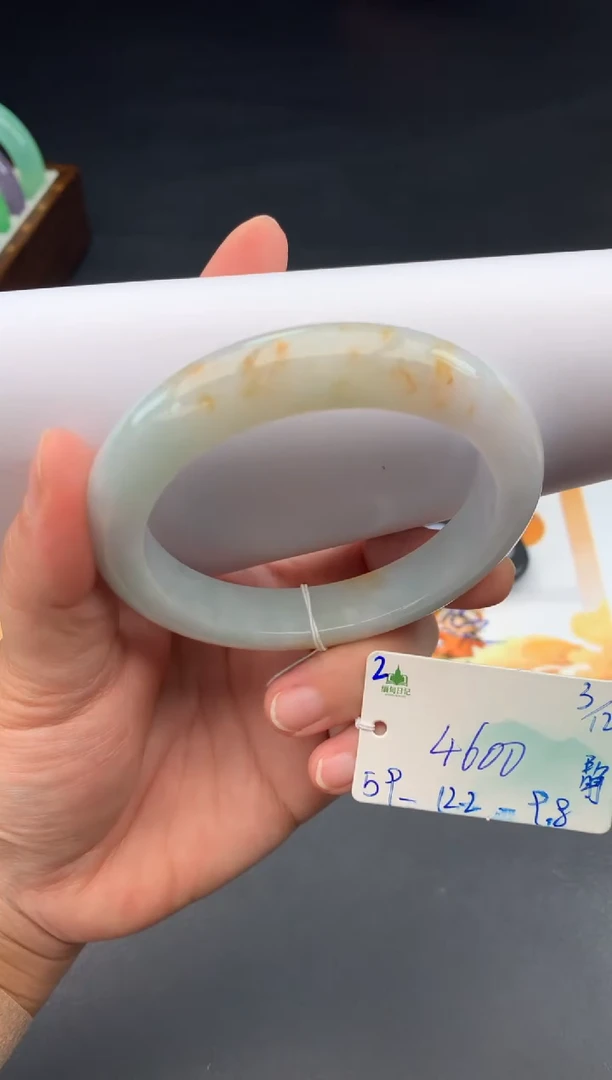 未镶嵌手镯翡翠?****️翡翠自带#送人#，假一赔三