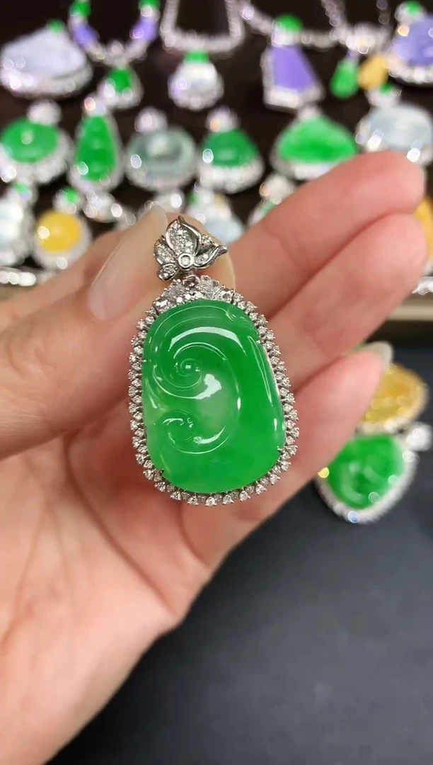 吊坠(不含链)18K金镶嵌翡翠159|
