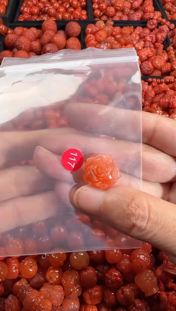 南红玛瑙未镶嵌颈饰1