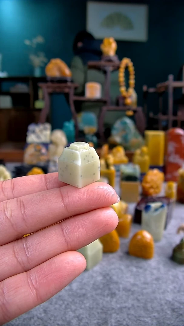 【闪购商品】青田石蓝星覆斗钮1.4*1.4*1.8