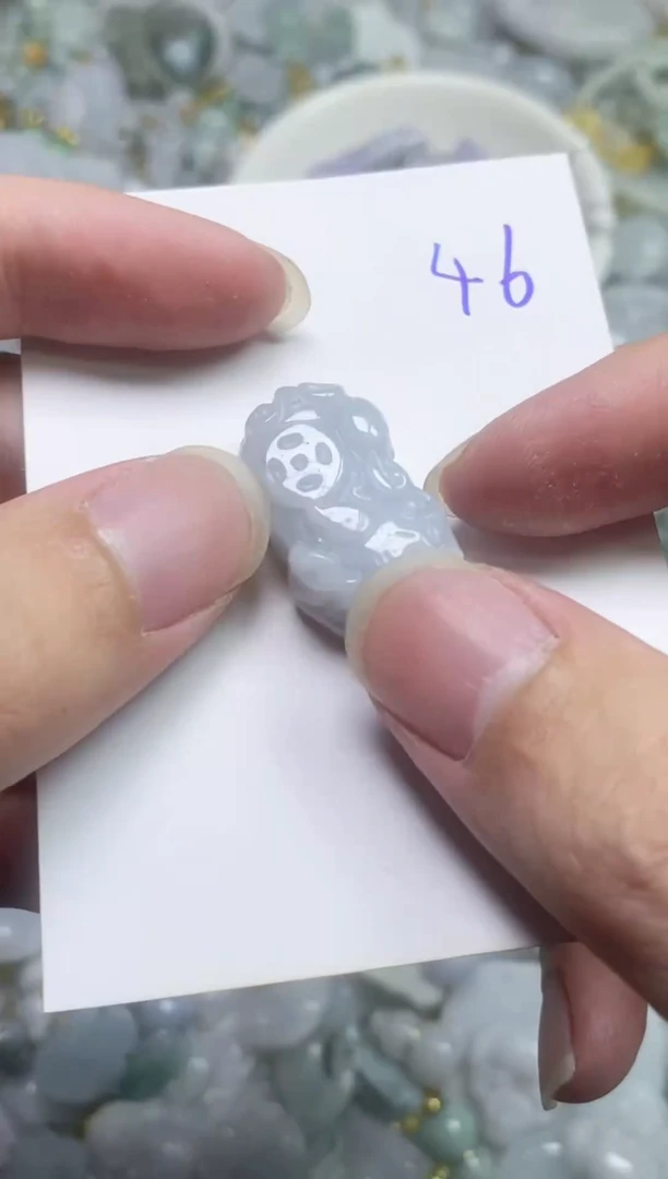 翡翠未镶嵌颈饰46
