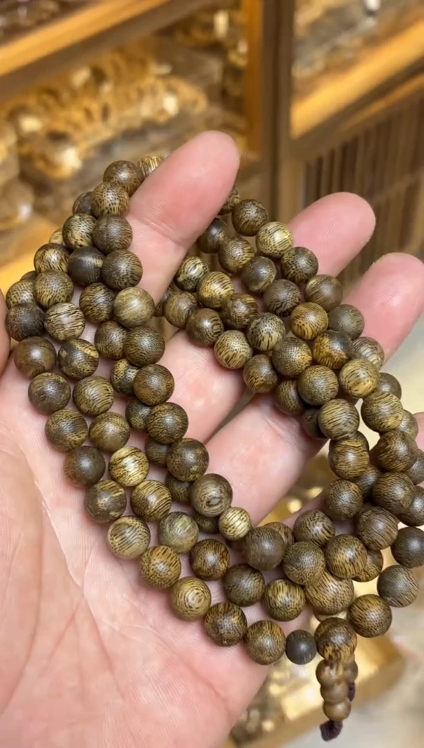 沉香手串 文莱圆珠长串蟒皮纹0.9多样性发其一