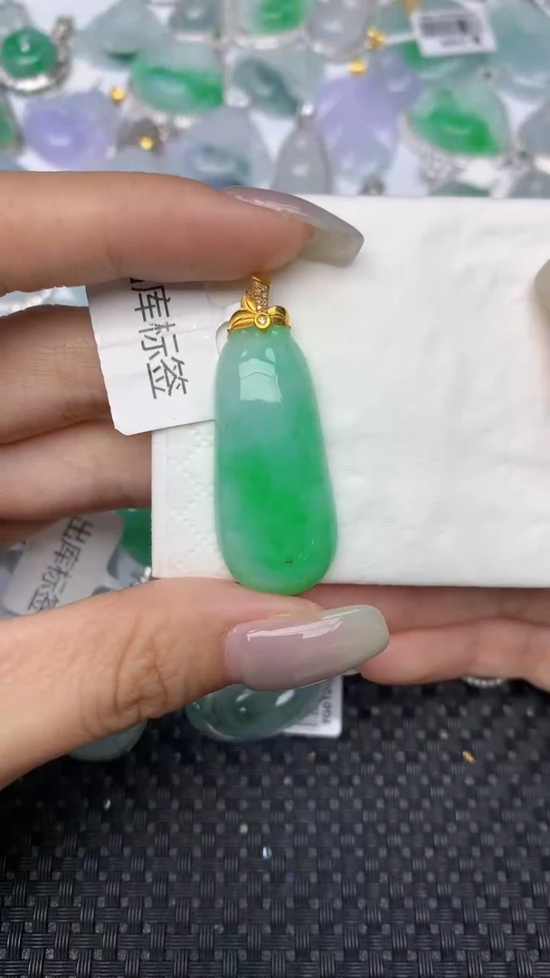 颈饰18K金镶嵌翡翠天然缅甸翡翠a货百元以上9元证书费自理