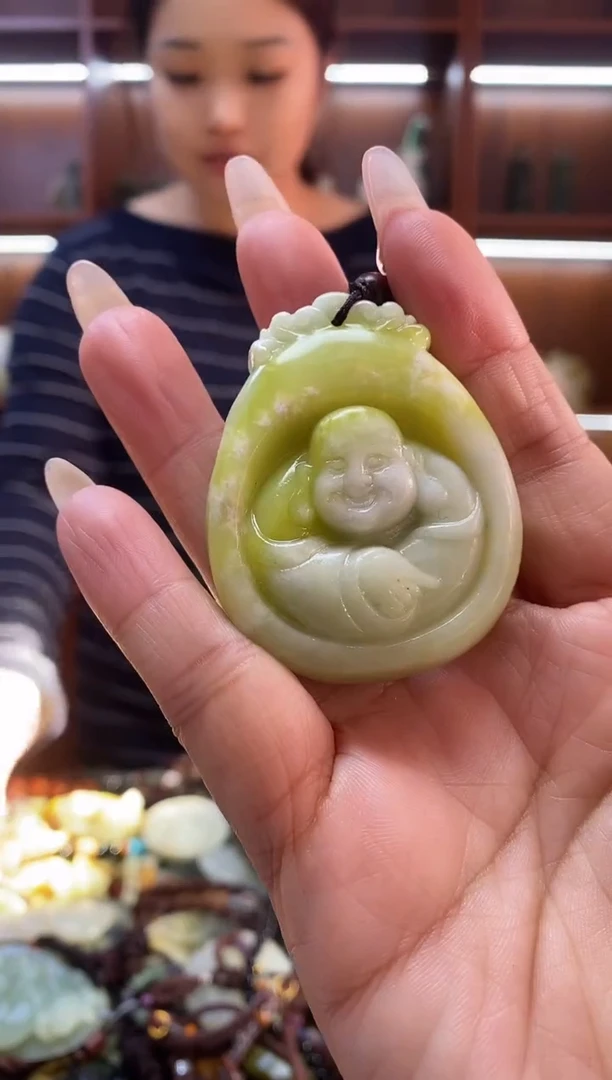 未镶嵌岫玉吊坠
