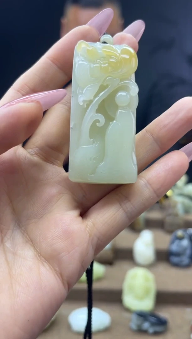 颈饰未镶嵌和田玉1