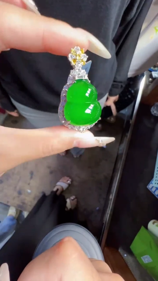 未镶嵌定制翡翠翡翠A货有轻微色差属于正常现象，葫芦多样性发货1