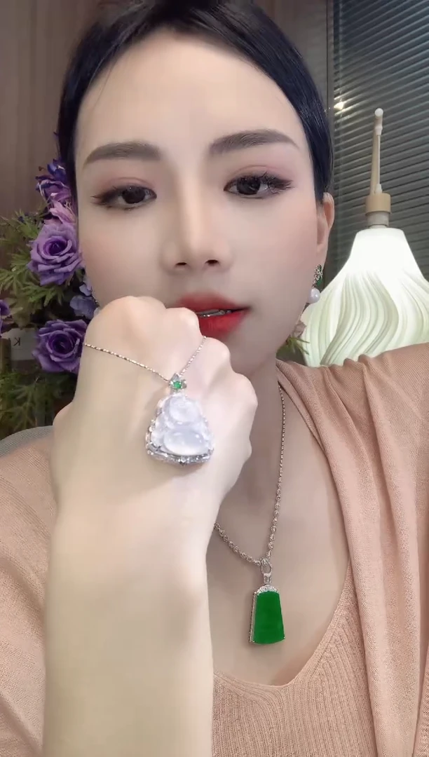 翡翠18K金镶嵌吊坠(不含链)A21 紫货有一定色差