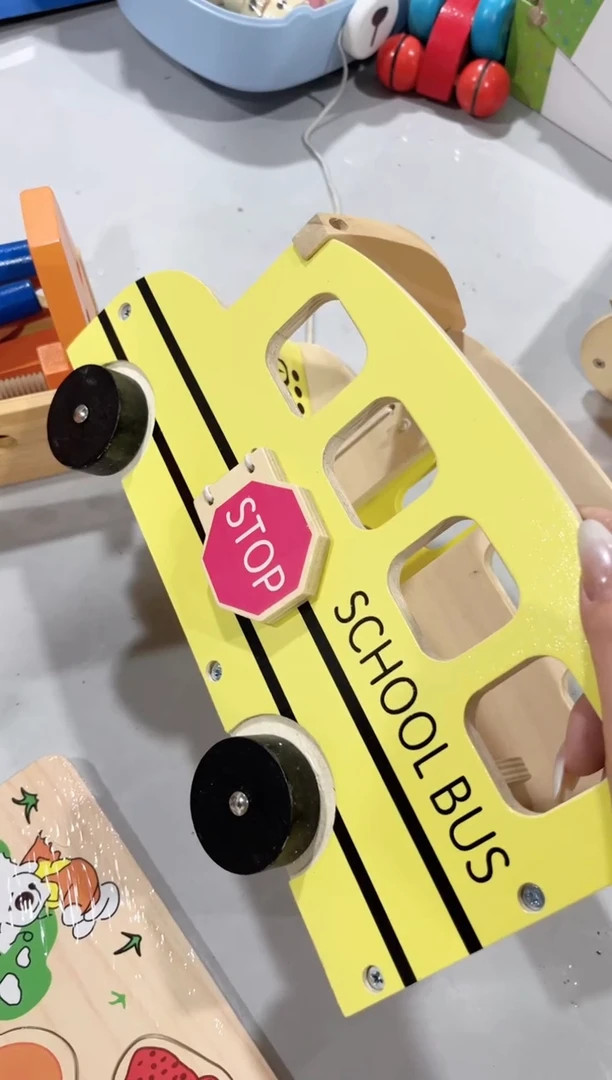 木质黄色实木校车