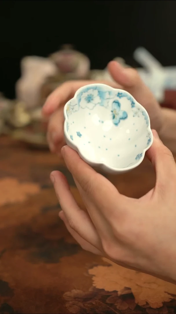 摩吉陶陶闪拍链接 手绘蓝色贝壳杯