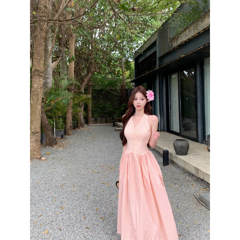 爆款纯欲风收腰挂脖连衣裙女夏季蕾丝设计感气质显瘦A字裙长裙子