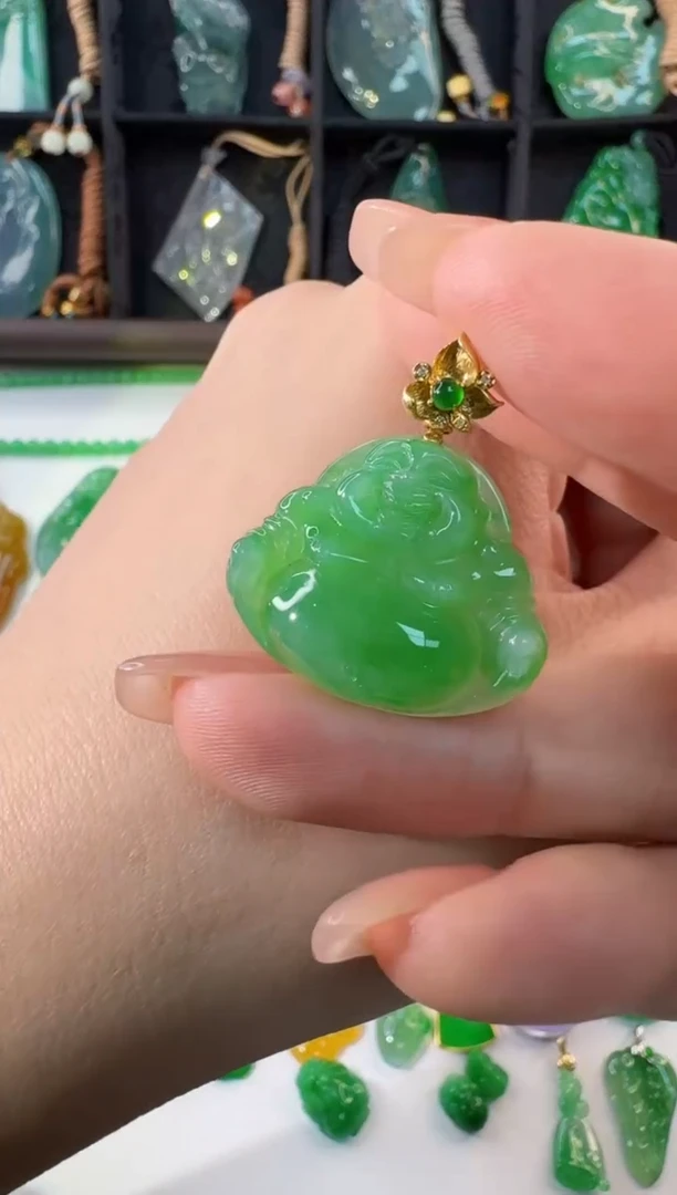 颈饰18K金镶嵌翡翠缅甸A货翡翠