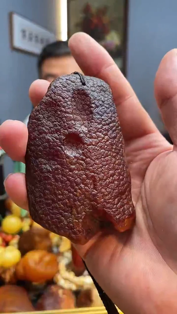 未镶嵌颈饰琥珀吊坠