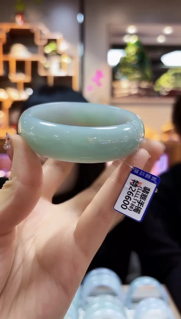 【闪购商品】翡翠颈饰未镶嵌57.2手镯