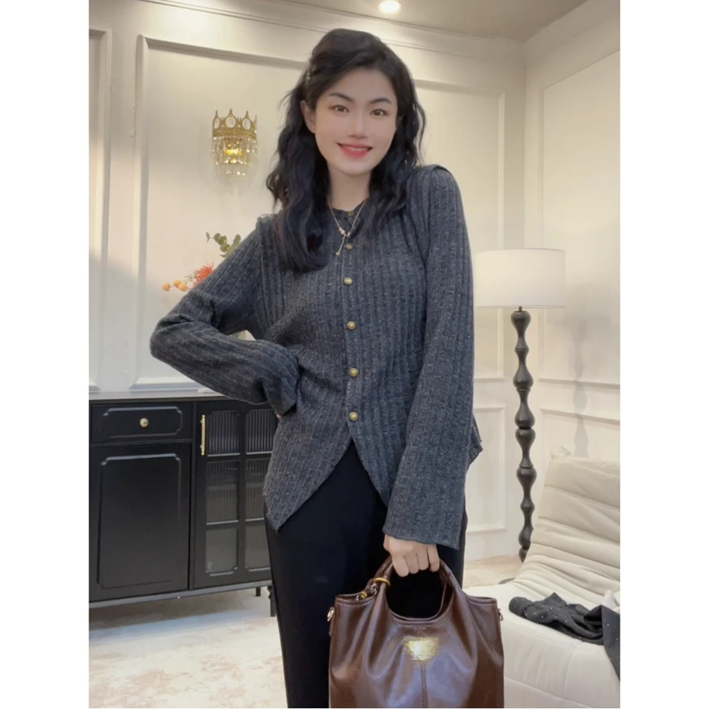 大码女装正肩开叉针织毛衣女秋冬设计感上衣显瘦针织打底衫